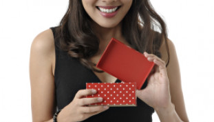 Why Gift Giving Is Important When Dating a Thai Lady